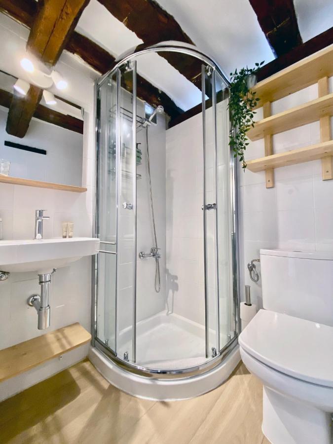 Charming Gran Via Attic Apartment Madrid Exterior photo