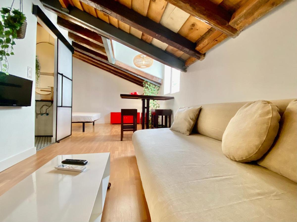Charming Gran Via Attic Apartment Madrid Exterior photo
